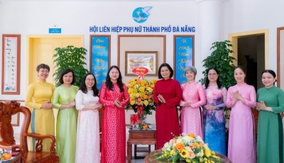 Bí thư Quận ủy Hải Châu thăm các đơn vị nhân ngày Quốc tế Phụ nữ 8/3