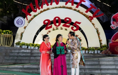 Đêm Nguyên tiêu nghe “Những vần thơ Xuân”